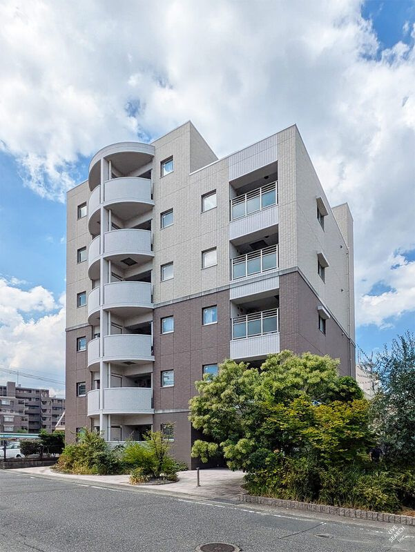 シャルマン愛知の外観