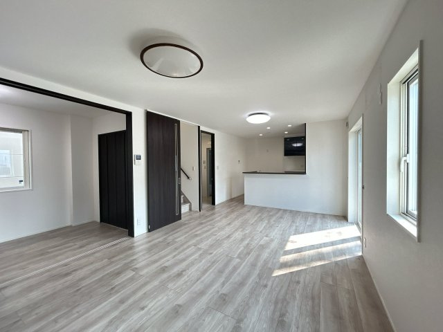 【居間・リビング】 | 取手市桜が丘４丁目　中古戸建