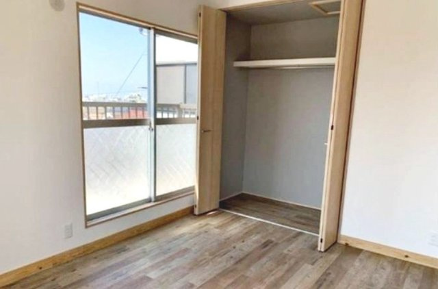 池尻町　中古一戸建の収納|全居室収納有りますので、収納場所に困らず綺麗な室内をたもてますね！家族の思い出も大切にしまっておけますね♪