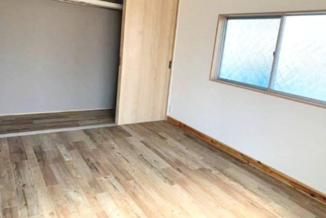池尻町　中古一戸建の洋室|全居室６帖以上のゆとりある住まい！のびのび新生活をここではじめませんか♪