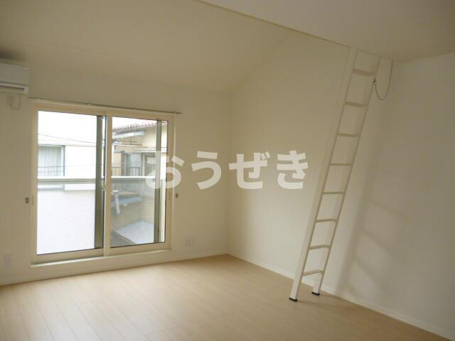 Ｃｈｅｒｒｙ　Ｃｏｕｒｔの居間・リビング