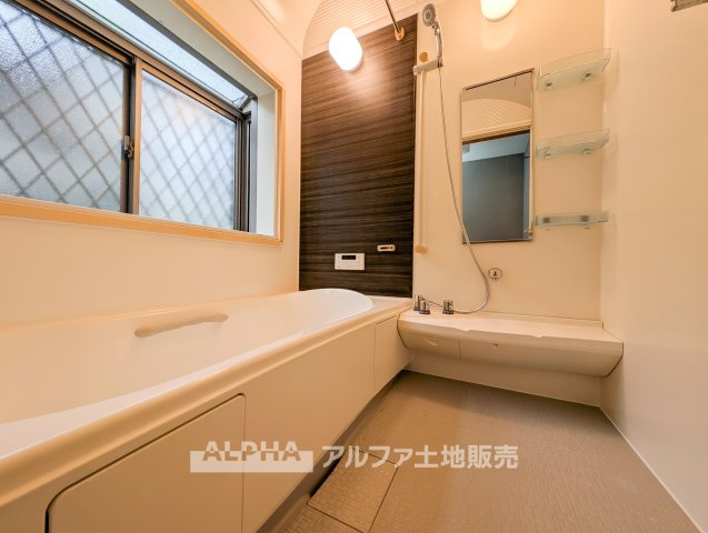 青梅市谷野の中古一戸建の浴室