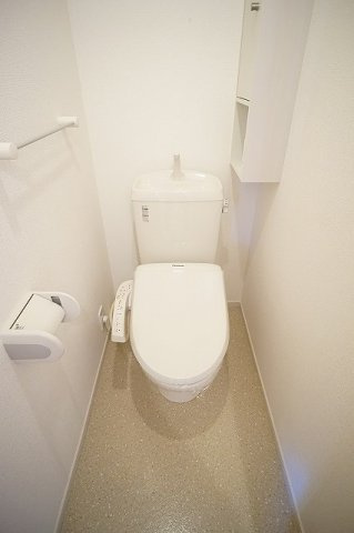 ペルシーモＢのトイレ|清潔感のあるトイレです