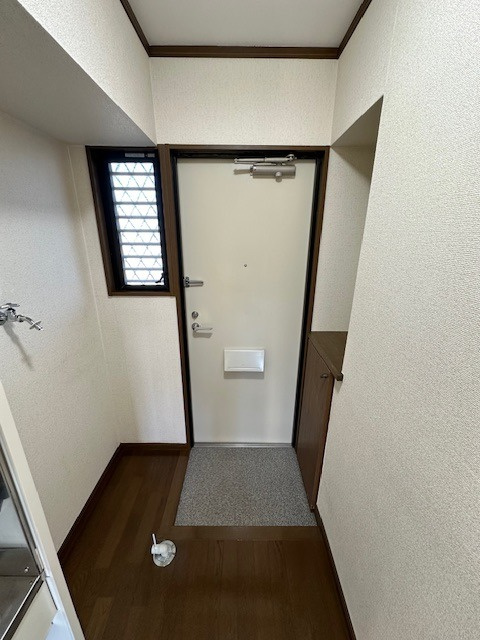 山京マンションの玄関