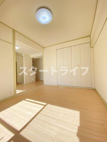 大阪市淀川区木川東４丁目の賃貸マンションの収納