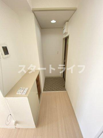 大阪市淀川区木川東４丁目の賃貸マンションの玄関