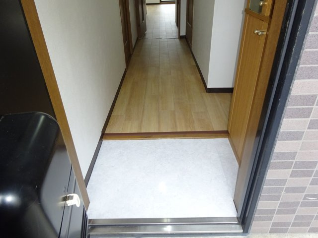 フレシール奥戸の玄関|参考写真