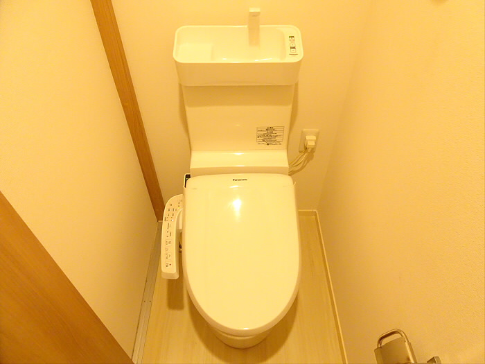 エトワールのトイレ|ゆったりとした空間のトイレです
