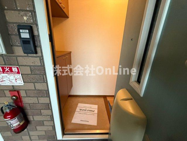 ウィステリアB棟の玄関