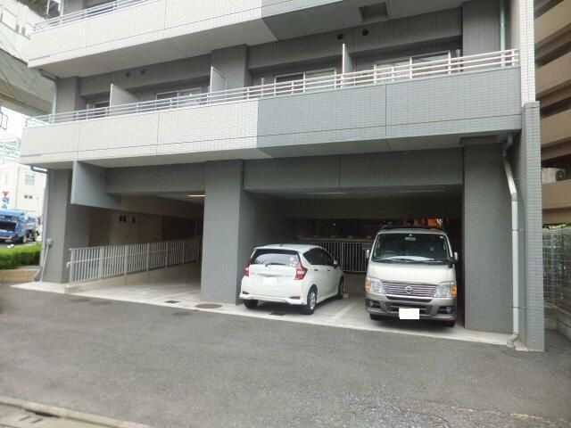 メインステージ王子の駐車場