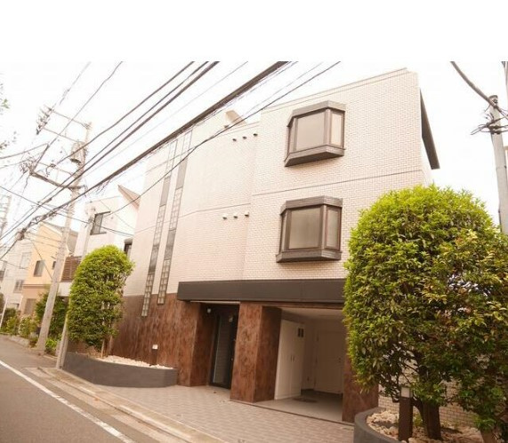 【外観】 | ユーコート中野 | 鉄筋コンクリート造のがっちりとした建物。