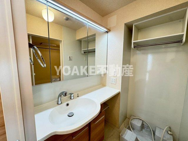 White Oakの洗面所|２階のお部屋の写真となります。現況優先。