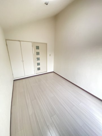 大阪市淀川区西三国１丁目の賃貸マンションの寝室