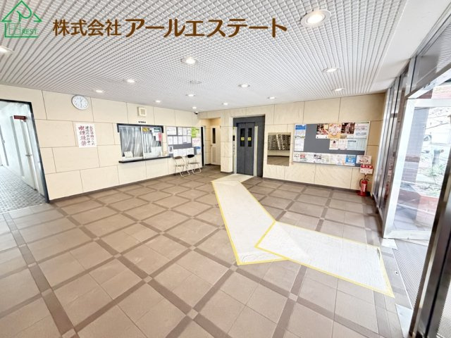 藤和しらさぎハイタウンA棟　　JR播但線「野里駅」徒歩3分のエントランス