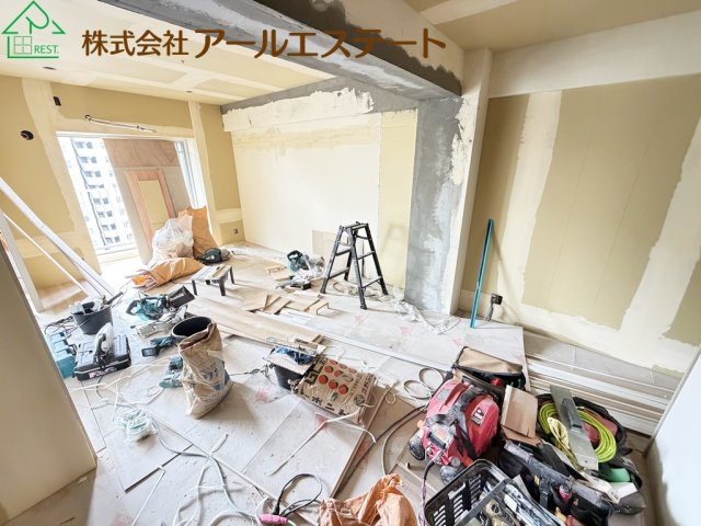 藤和しらさぎハイタウンA棟　　JR播但線「野里駅」徒歩3分の洋室|※室内リフォーム前画像となります。(2026/10/27　撮影)　
リフォーム後、さらに美しい室内に仕上げてからのお引渡しです！