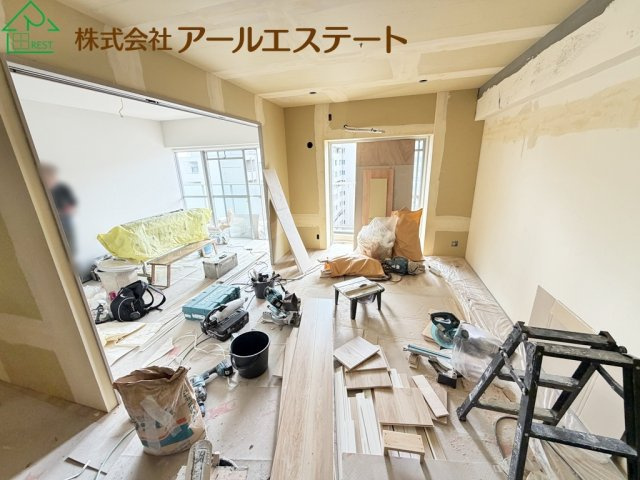 藤和しらさぎハイタウンA棟　　JR播但線「野里駅」徒歩3分の洋室|※室内リフォーム前画像となります。(2026/10/27　撮影)　
リフォーム後、さらに美しい室内に仕上げてからのお引渡しです！