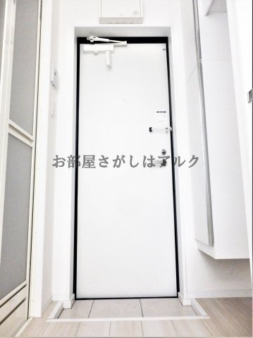 RELAXEED(リラクシード)の玄関|明るい玄関です  敷金礼金ゼロ☆初期安☆都内の物件では珍しく更新料なし!!