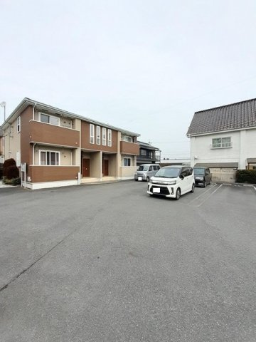 モンヴェールⅡ号館の駐車場|駐車場完備です