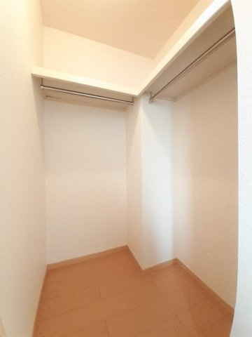 モンヴェールⅡ号館の収納|便利な収納スペースです