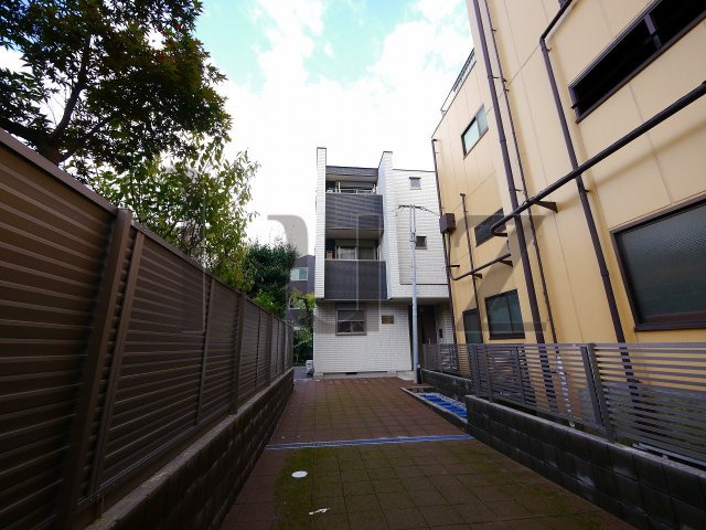 ウィスティリアジンヤの外観