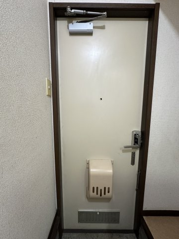 K-house横浜国大の玄関|明るい玄関です