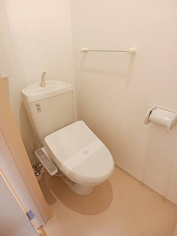 ジェルメⅠのトイレ|落ち着いた色調のトイレです