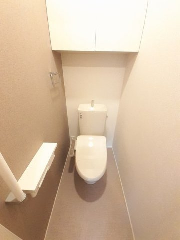 エベントⅡＢのトイレ|落ち着いた色調のトイレです