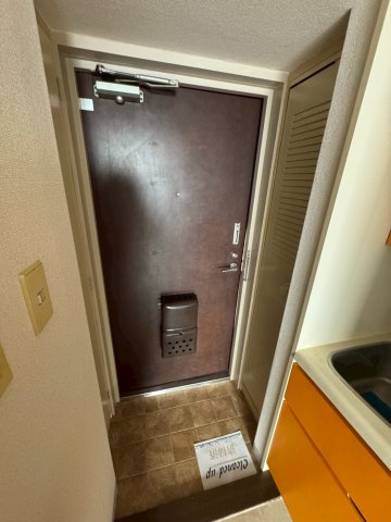 ペガサスマンション経堂＆蓑口ビル’83の玄関|毎日通る玄関はこちらです