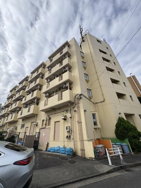 ＷＡＶＥＳの外観