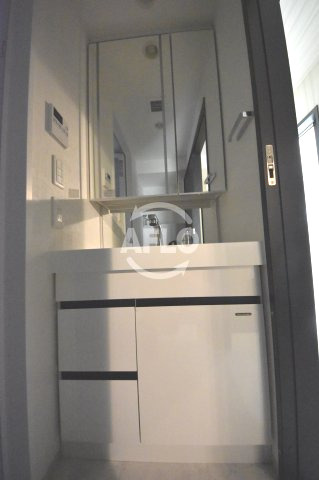 エステムコート大阪新町の独立洗面台|エステムコート大阪新町　独立洗面化粧台