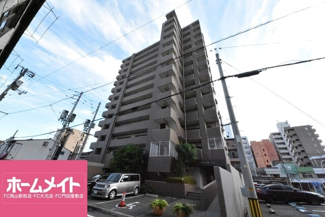 アルファライフ岡大医学部前の外観