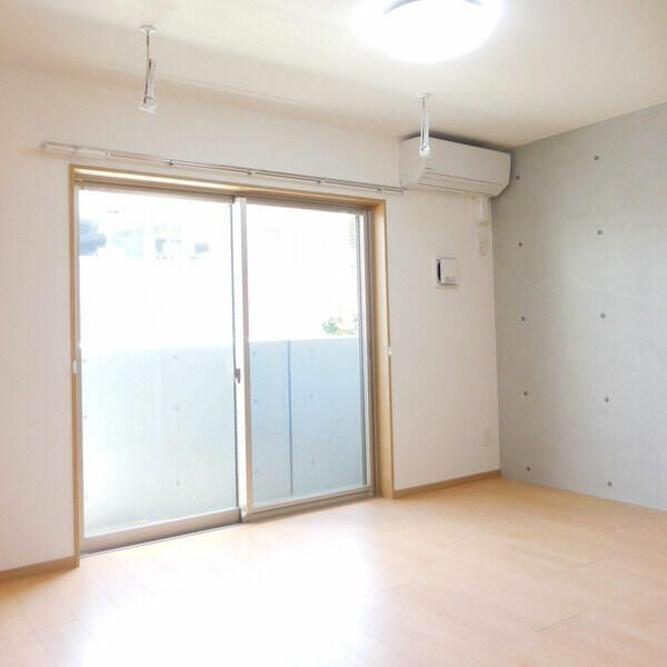 Ｃｈａｍｂｒｅ　Ｈｉｄｅｍｉ　Ⅱの居間・リビング