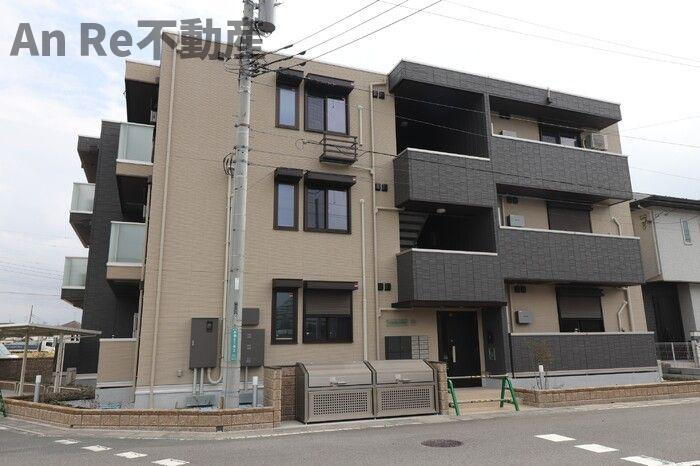 ムーンダスト美園の外観