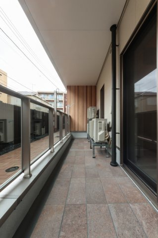 ＭＯＣＸＩＯＮ　ＰＲＥＭＩＵＭ四谷大京町のバルコニー|※写真は同タイプ住戸です。