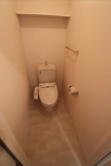 ラトンラヴール　Ⅱ番館のトイレ|コンパクトで使いやすいトイレです