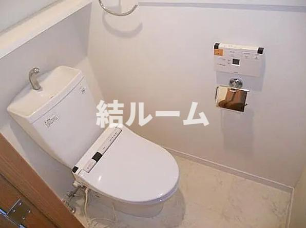 板橋区板橋１丁目の賃貸マンションのトイレ