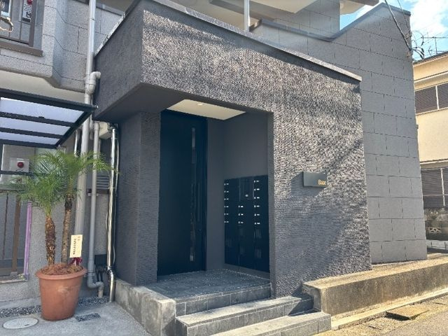 Ｂａｓｅ　E-147のエントランス