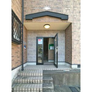 福岡市博多区那珂２丁目のアパートのエントランス