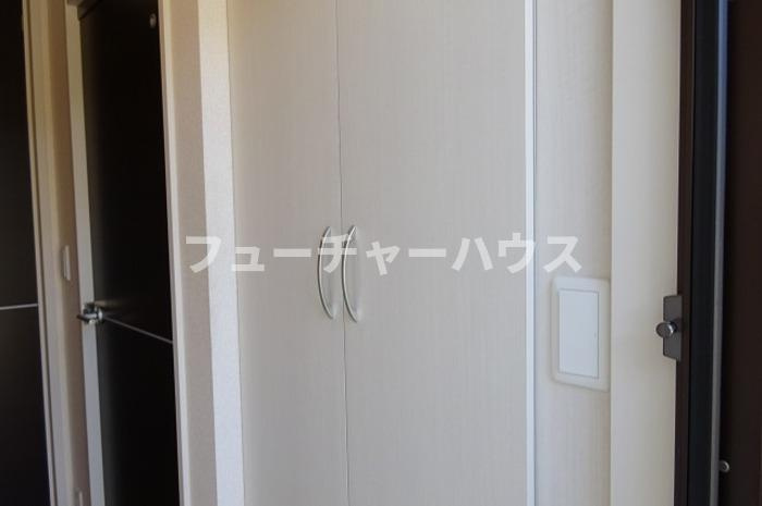 ｍｉｌｌｅ　ｖａｇｕｅ（ミルヴァーグ）の玄関