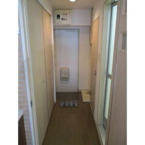 福岡市中央区荒戸２丁目の賃貸マンションの玄関