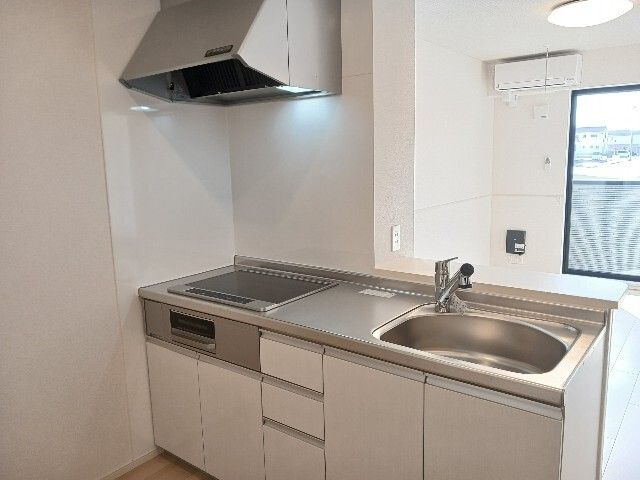 ヒカルサ名古屋港区大西Ⅰのキッチン