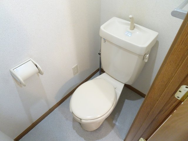 ガーデンヒルズAのトイレ