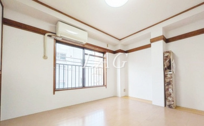 【居間・リビング】 | マルキヤビル | 洋室のお部屋です。