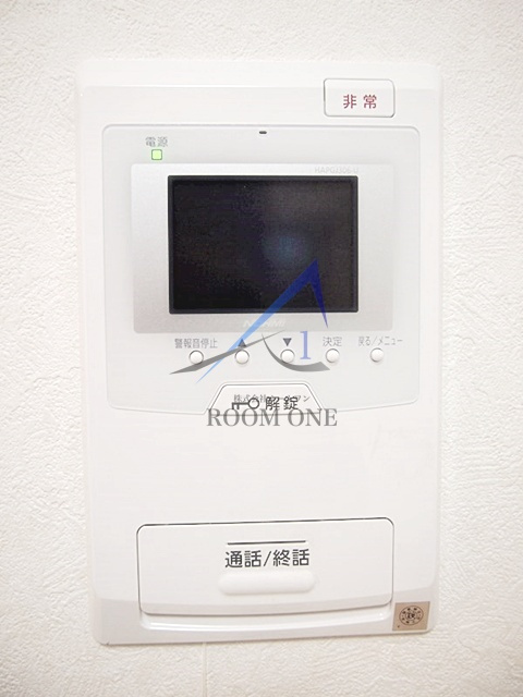 ルーブル羽田西のセキュリティ|モニター付きインターホンです。