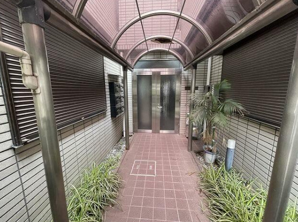 Abode Azabuのエントランス|毎日通るエントランスはこのようになっています