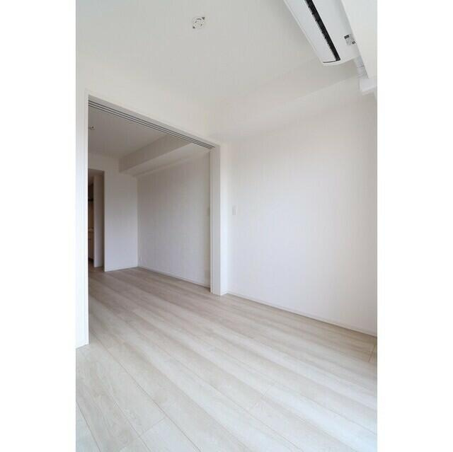ＲＪＲプレシア蒲田(アールジェイアールプレシアカマタ)の居間・リビング