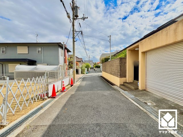 西宮市殿山町の前面道路含む現地写真