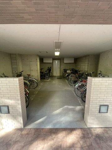 アルカハビタの駐輪場