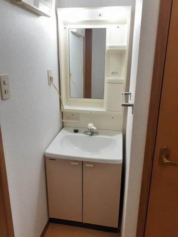 ビューテラスユウⅠの洗面所|脱衣スペースもあります