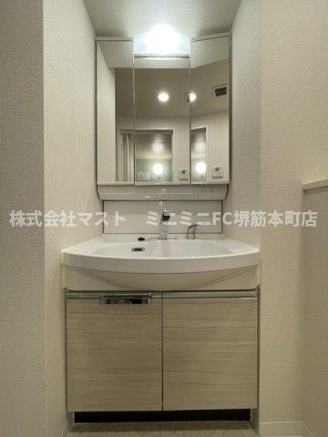 プレサンス扇町駅前の洗面所|同マンション１Kタイプ参考写真